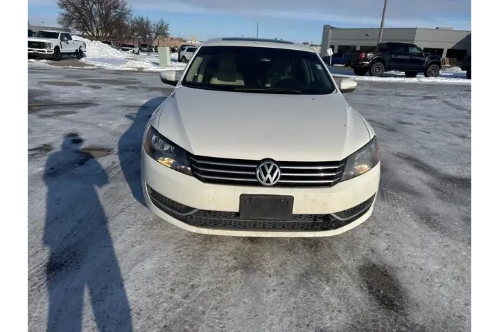 $6000 : Volkswagen Passat 2014 1.8T image 2