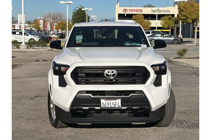 $35250 : Toyota Tacoma 2025 4x2 SR 4d image 2
