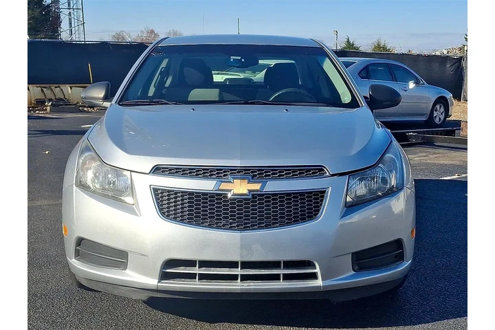 $7300 : 2012 Cruze 4dr Sdn LS image 2