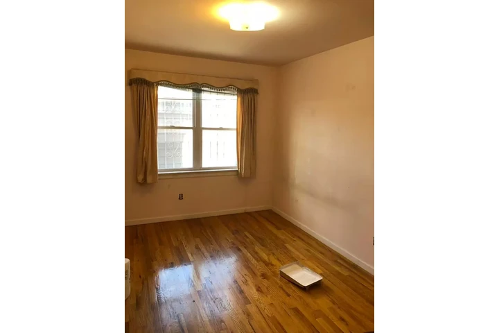 $3200 : DEPTO EN FLUSHIN 1FL CON YARDA image 1