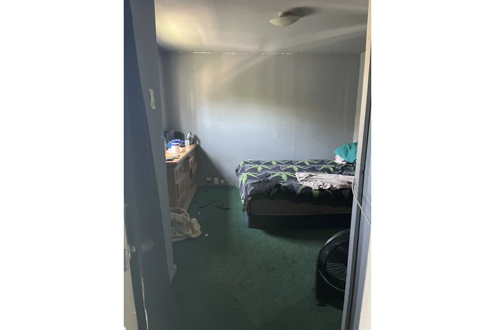 $700 : Cuarto de renta image 2