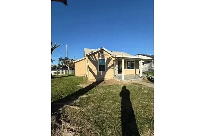 SE RENTA CASITA EN COLTON image 6