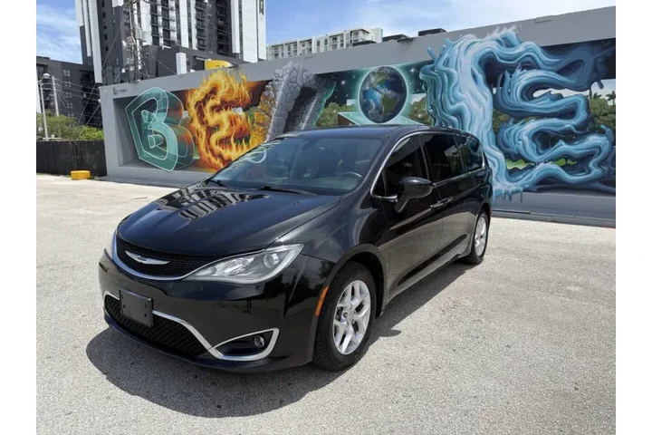 $7777 : 2018 Pacifica Touring Plus image 3