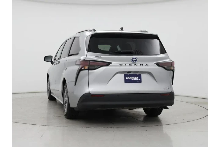 $37998 : Toyota Sienna 2024 XLE 8-Pas image 1