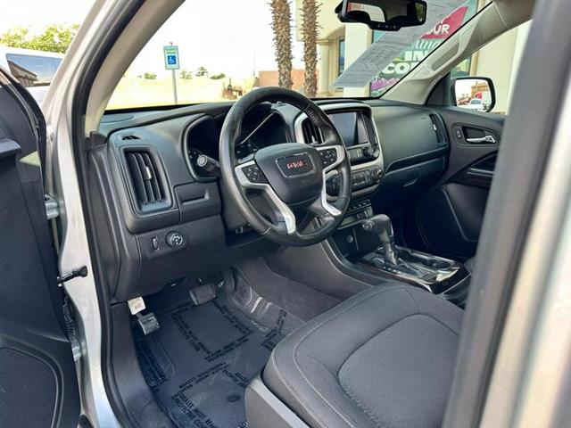 $33995 : Pre-Owned 2019 Canyon Crew Ca image 10