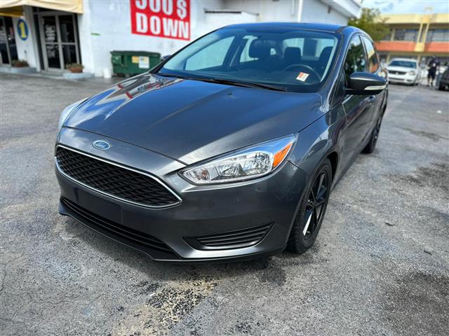 $9000 : 2016 Ford Focus image 1