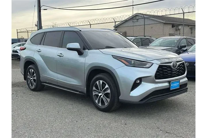 $35959 : Toyota Highlander 2023 AWD X image 1