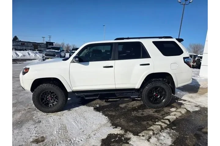 $39995 : Toyota 4Runner 2021 4x4 Vent image 8