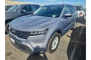 $24491 : Kia Sorento 2023 LX 4dr SUV thumbnail