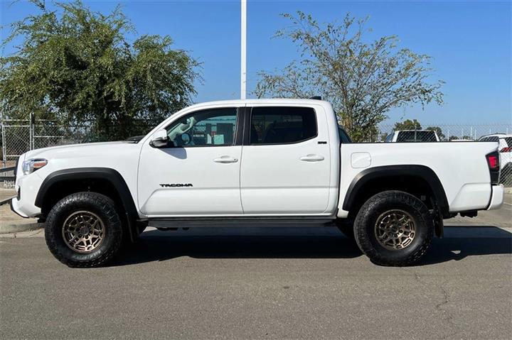 $39850 : Tacoma Trail Edition image 9