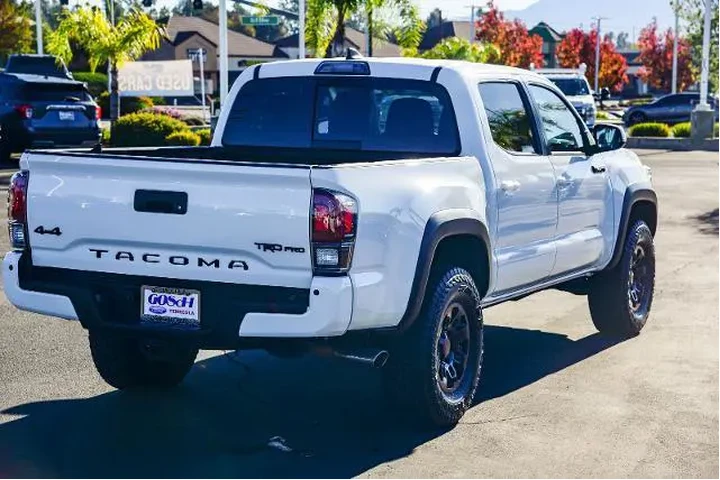 $35499 : Toyota Tacoma 2017 4x4 TRD P image 4
