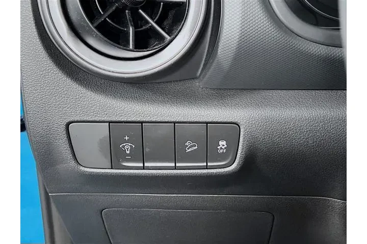 $21690 : Hyundai KONA 2023 AWD SEL 4d image 10