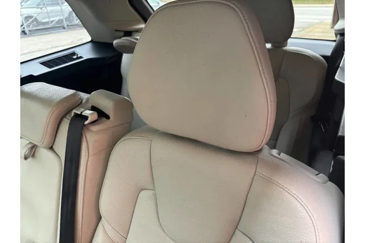 $13475 : 2016 XC90 T6 Momentum image 7
