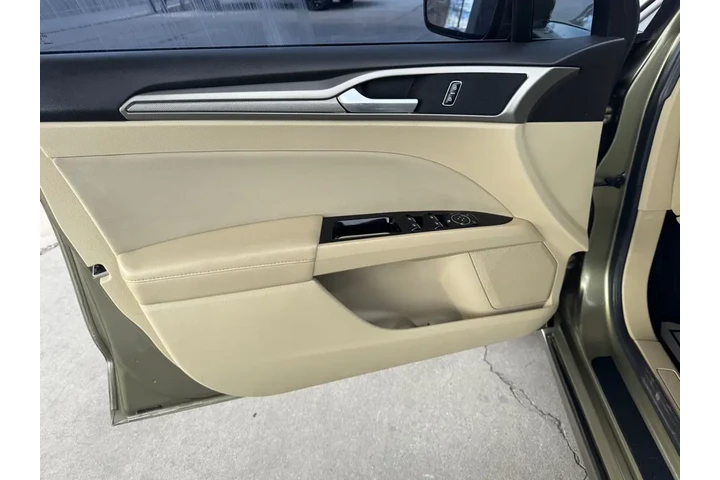 2013 Fusion SE image 10