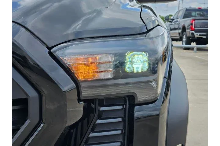 $39699 : Toyota Tacoma 2024 4x4 SR5 4 image 9