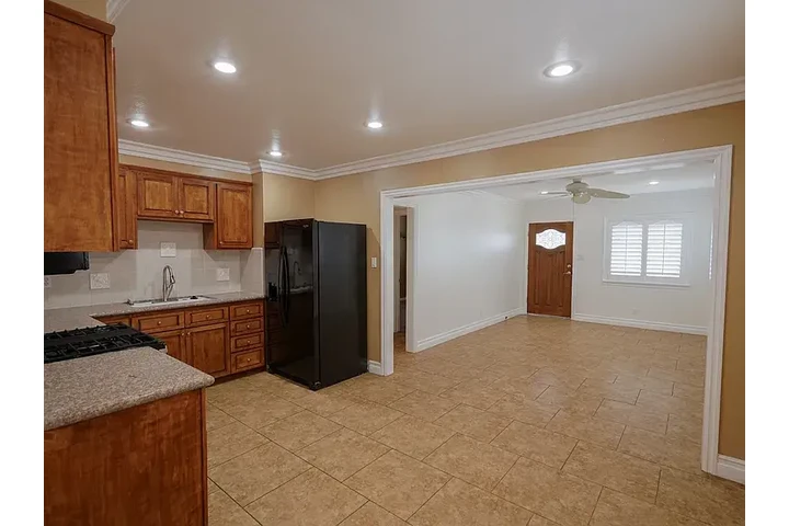 $2295 : 2432 W 237th St, Torrance, CA image 3