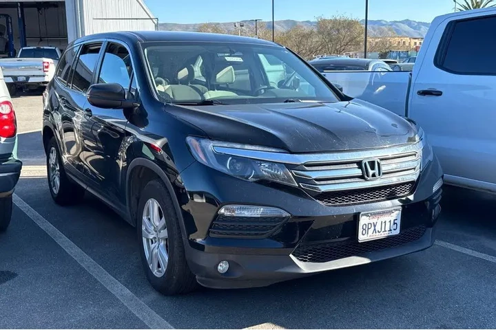 $16950 : Honda Pilot 2018 LX 4dr SUV image 1