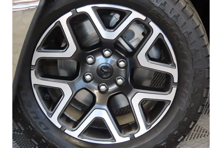$39350 : Ram 1500 2025 4x4 Laramie 4d image 9