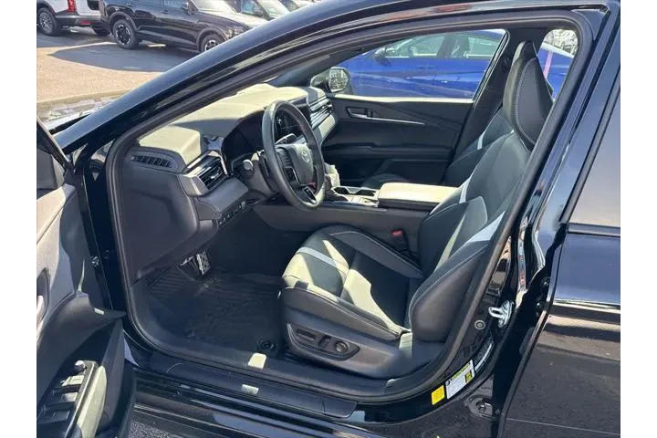 $28991 : Toyota Camry 2025 SE 4dr Sed image 7