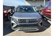 $17999 : Volkswagen Taos 2023 S 4dr S thumbnail