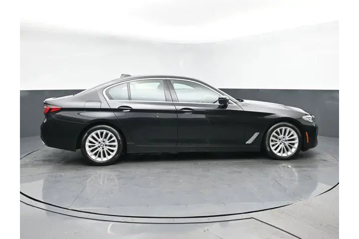 $33752 : BMW 5 Series 2023 AWD 530i x image 3