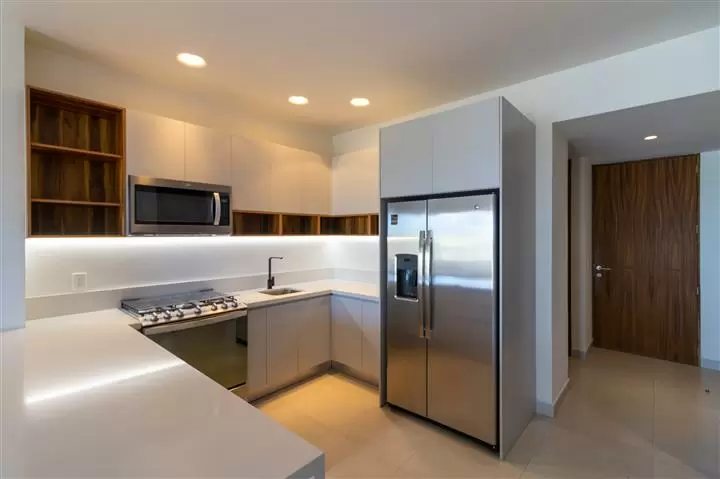 $390000 : Condominio en Puerto Vallarta image 3