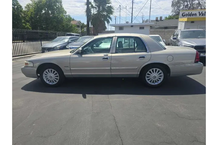 $8999 : 2010 Grand Marquis image 10