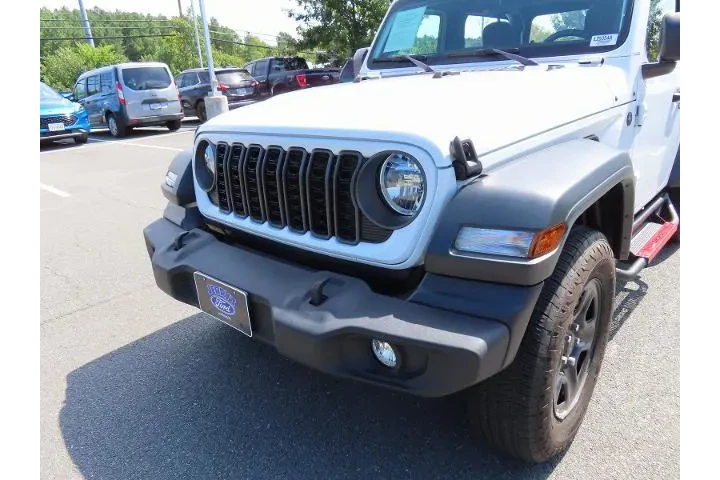 $28000 : Jeep Wrangler 2024 4x4 Sport image 10