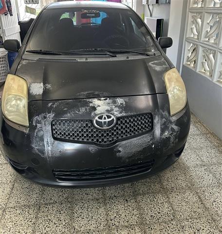 $4500 : Venta Toyota Yaris image 5