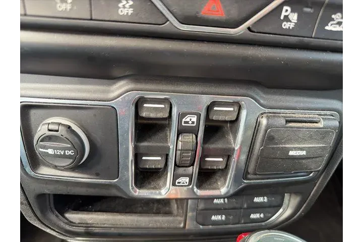 $28992 : Jeep Gladiator 2020 4x4 Over image 10