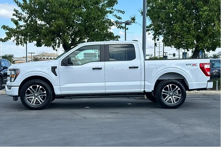 $39281 : Ford F-150 2023 4x2 XL 4dr S image 7