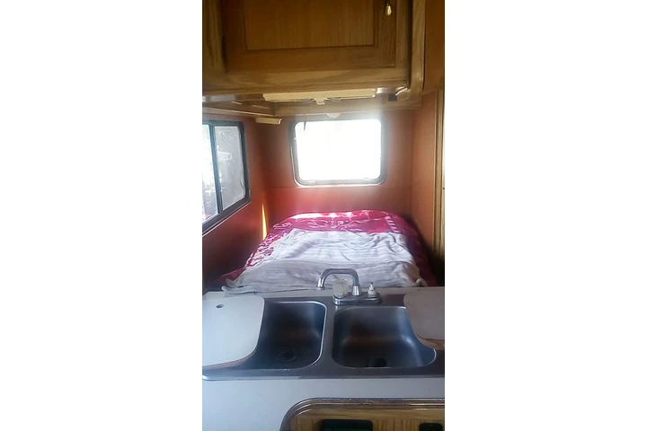 $6900 : 1FDKE30GXRHB027 image 7