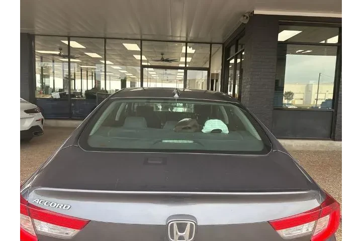 $18625 : Honda Accord 2020 LX 4dr Sed image 4