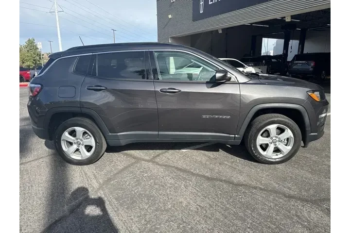 $16809 : Jeep Compass 2019 4x4 Latitu image 4