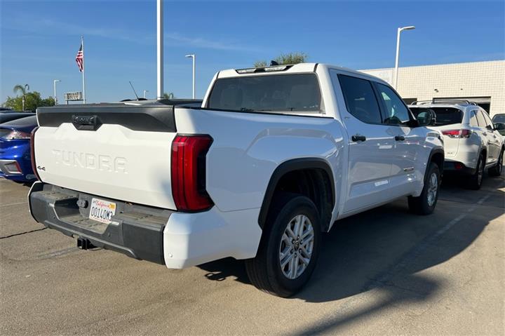 $42800 : Tundra SR5 image 3