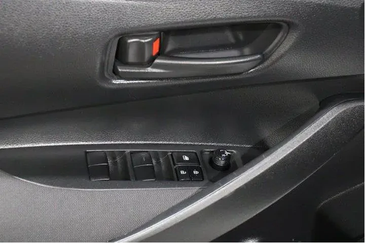 $24998 : Toyota Corolla Hybrid 2023 L image 7