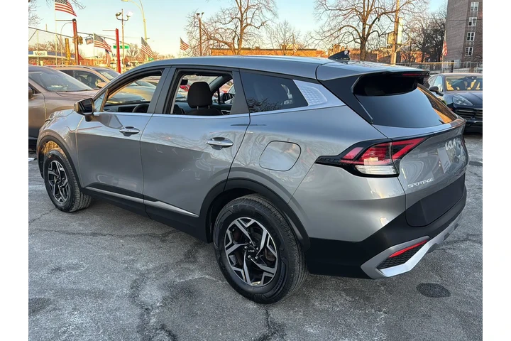 $20990 : Kia Sportage 2023 AWD LX 4dr image 4