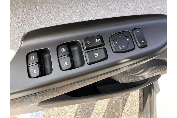 $19777 : Hyundai KONA 2023 AWD SEL 4d image 9