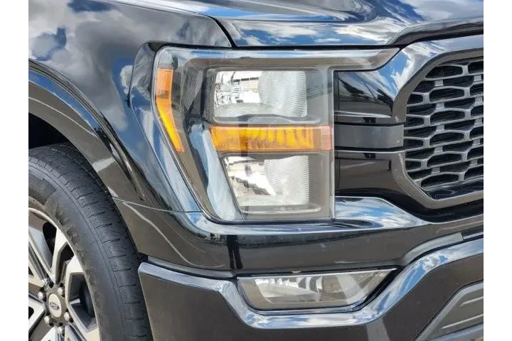 $31862 : Ford F-150 2023 4x2 XL 4dr S image 9