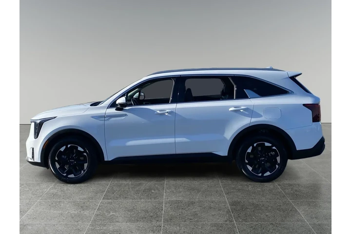 $33739 : Kia Sorento 2024 S 4dr SUV image 2