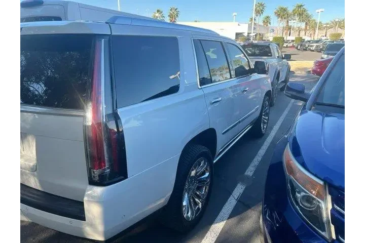 $32606 : Cadillac Escalade 2017 4x4 P image 2
