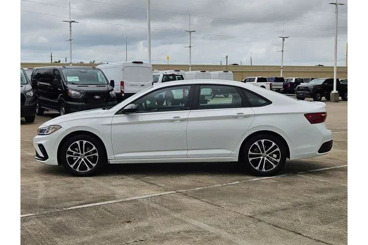 $19794 : Volkswagen Jetta 2025 Sport image 6