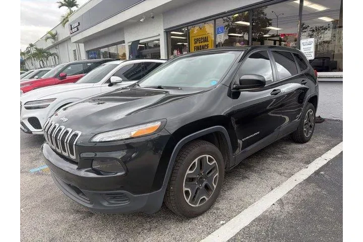 $7997 : Jeep Cherokee 2016 4x4 Sport image 2