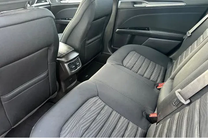 $13995 : Ford Fusion 2016 SE 4dr Seda image 4