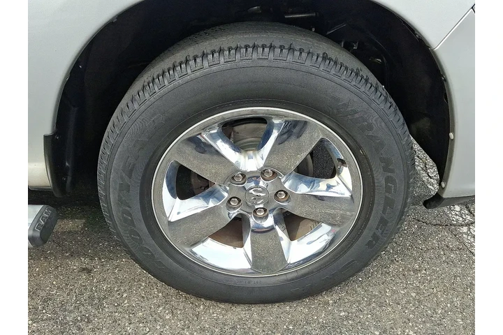 $20499 : Ram 1500 2018 4x4 Express 4d image 4