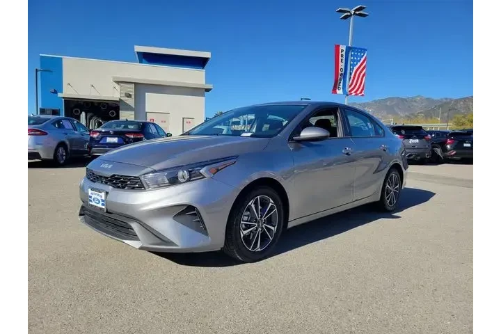 $16995 : Kia Forte 2023 LXS 4dr Sedan image 2