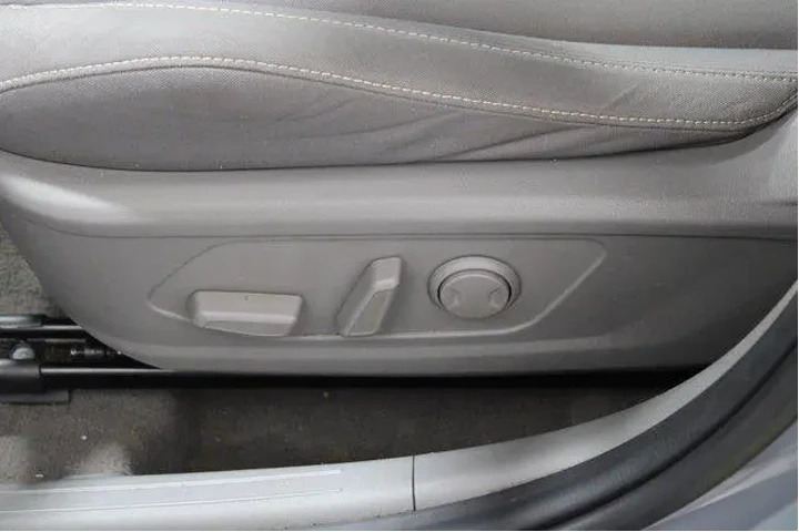 $19913 : Hyundai ELANTRA 2021 SEL 4dr image 7