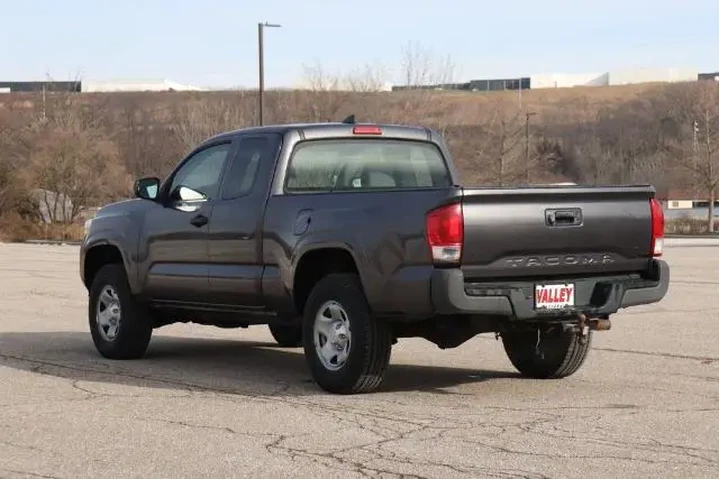$20950 : Toyota Tacoma 2017 4x4 SR5 4 image 6