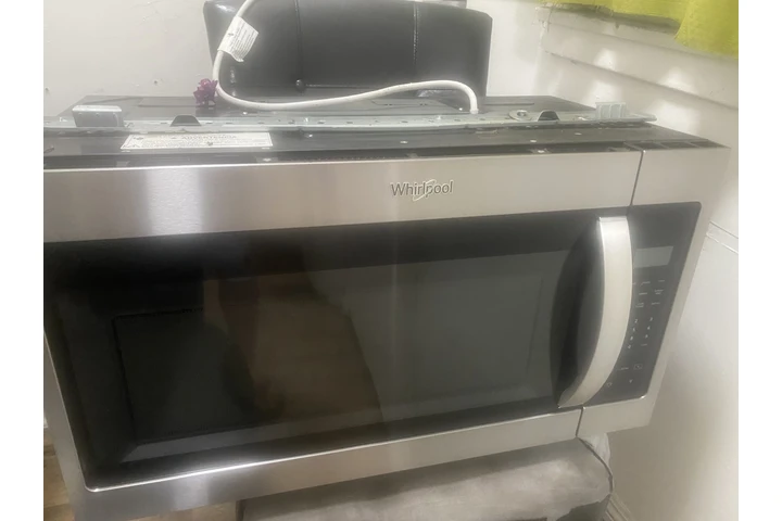 $75 : Microwave $75 South Gate image 1