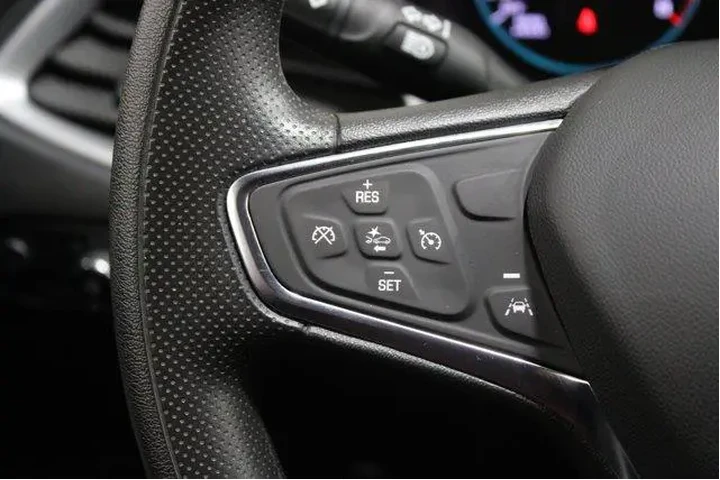 $19988 : Chevrolet Malibu 2023 LT 4dr image 9